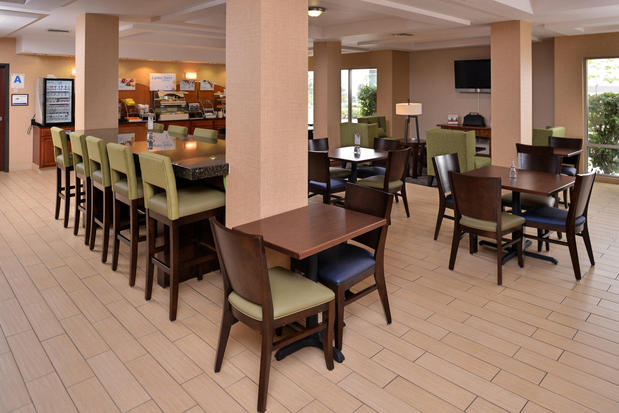 Images Holiday Inn Express & Suites San Diego Otay Mesa, an IHG Hotel