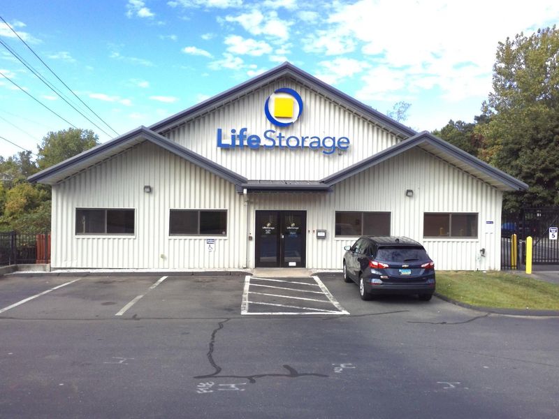 Images Life Storage - Waterbury