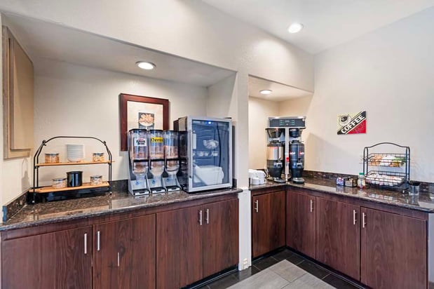 Images Best Western Plus Newport Mesa Inn