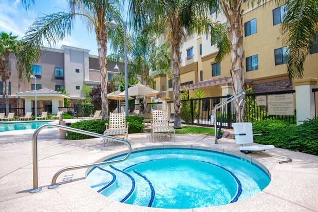 Images Holiday Inn Express & Suites Phoenix - Glendale Sports Dist by IHG