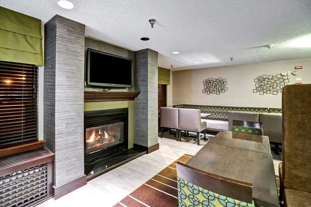 Images Hampton Inn State College