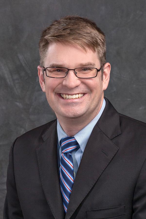 Edward Jones - Financial Advisor: Garth T Hentges