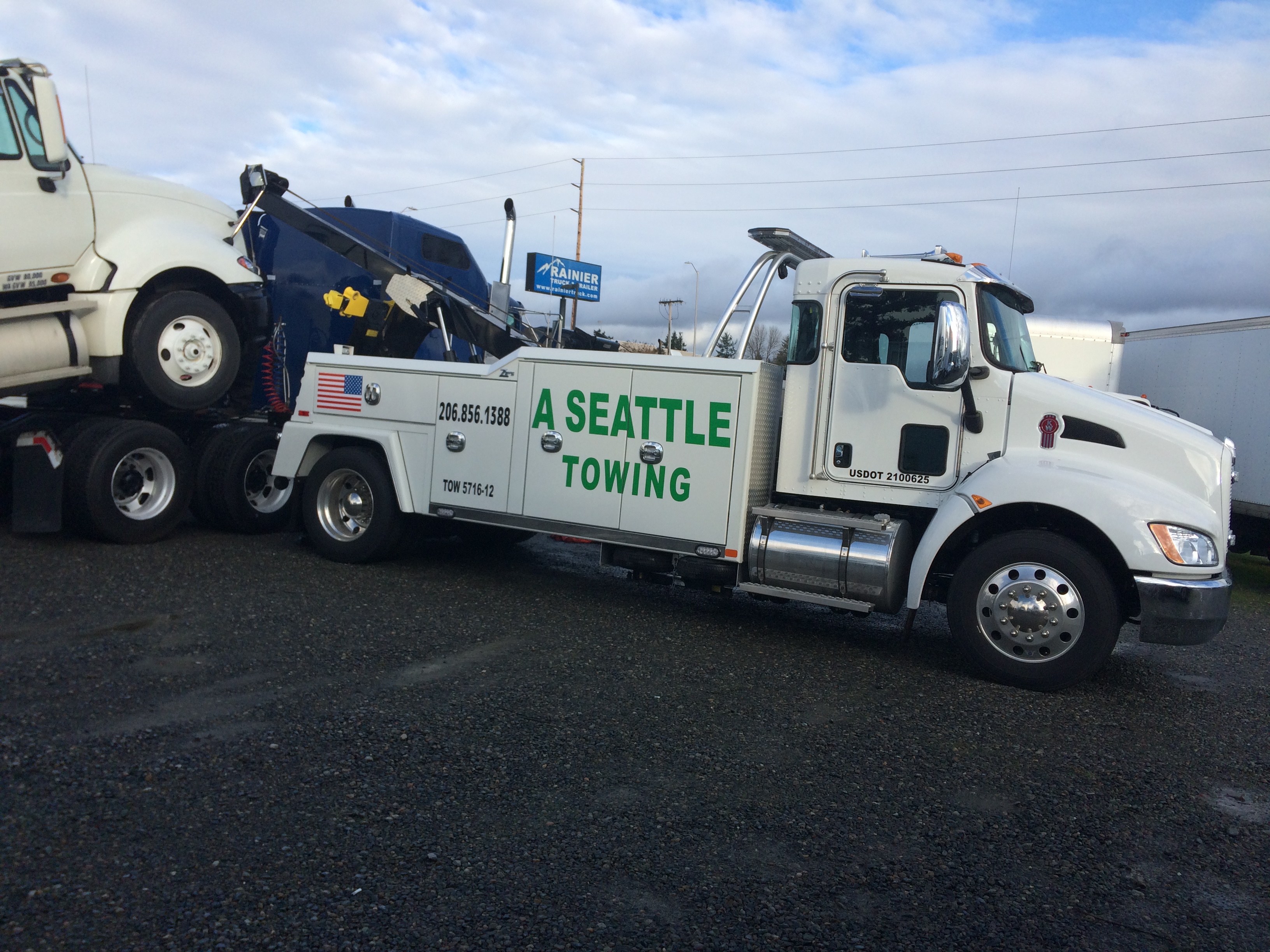 A Seattle Towing Photo