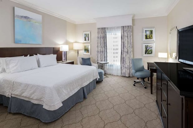 Images Hampton Inn & Suites Charlotte/SouthPark at Phillips Place