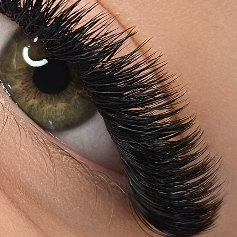 Images Lashista - Formation cils - Pose de cils - Produits de cils Longueuil