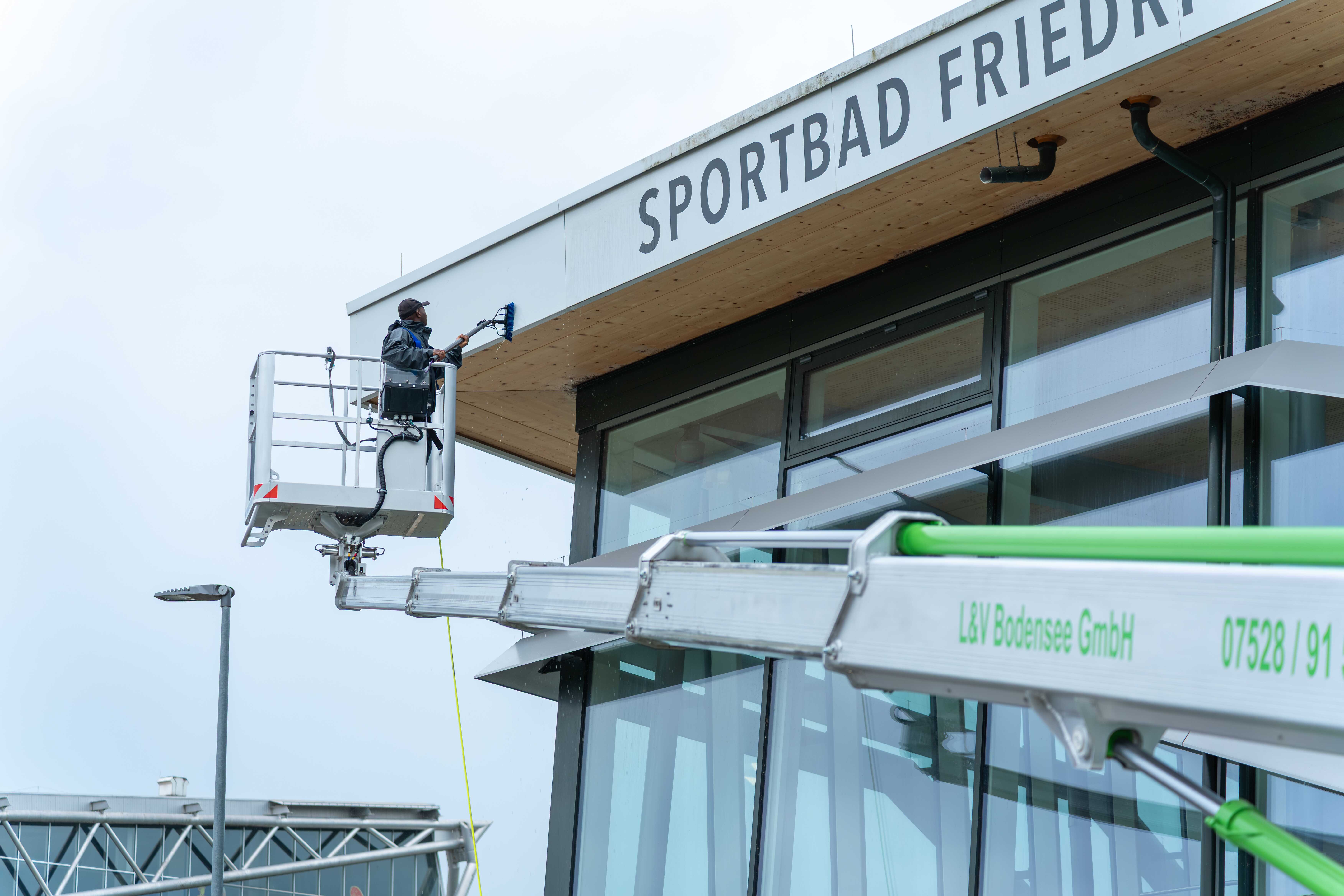 Bild 7 Stier Gebäudereinigung + Service GmbH in Ravensburg