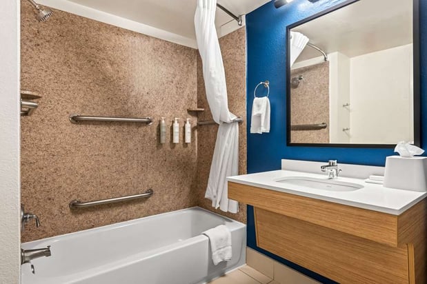 Images Spark by Hilton Port Wentworth Savannah