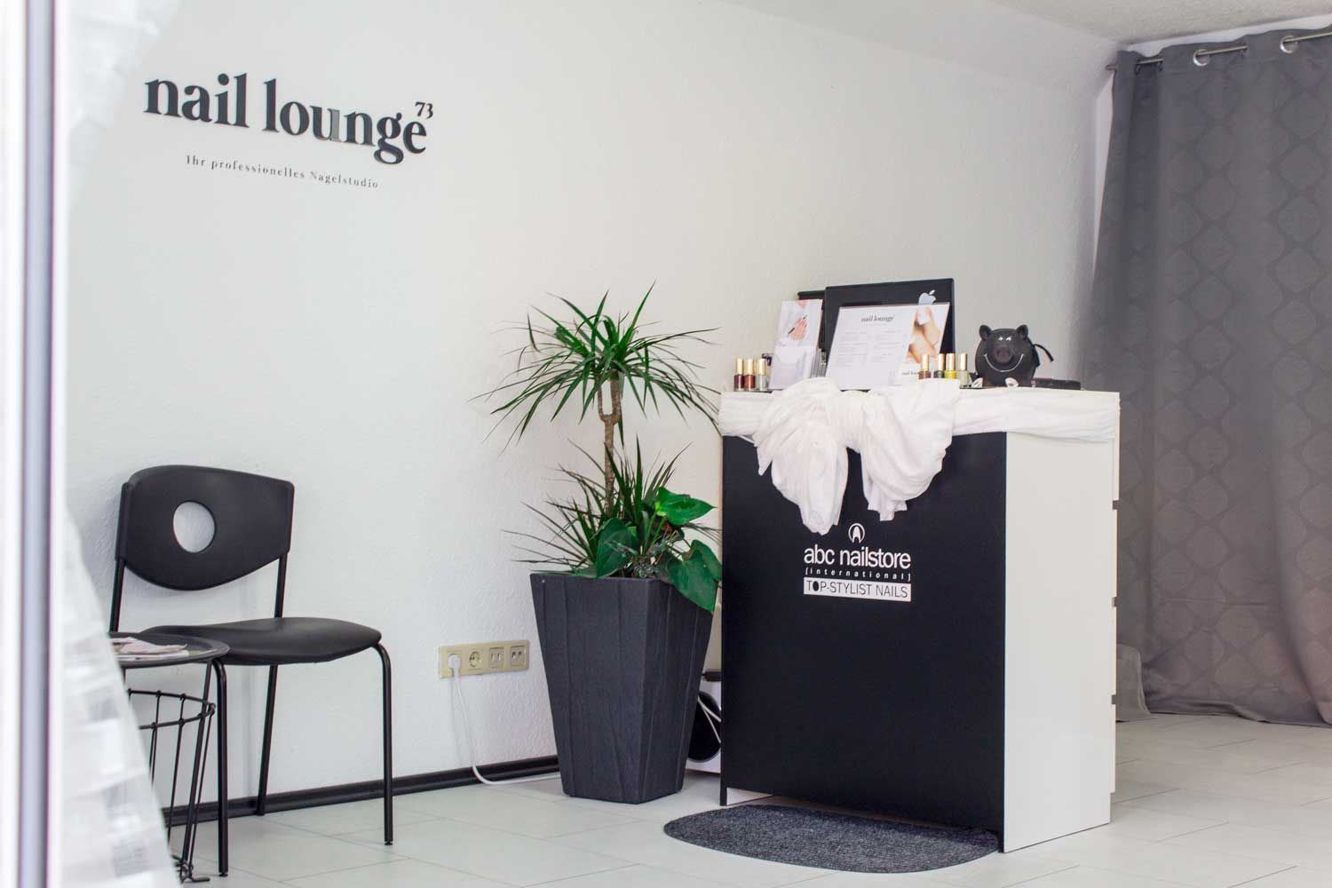 Nail Lounge 73 Viviane Schemmel, Hauptstr. 58 in Wunstorf