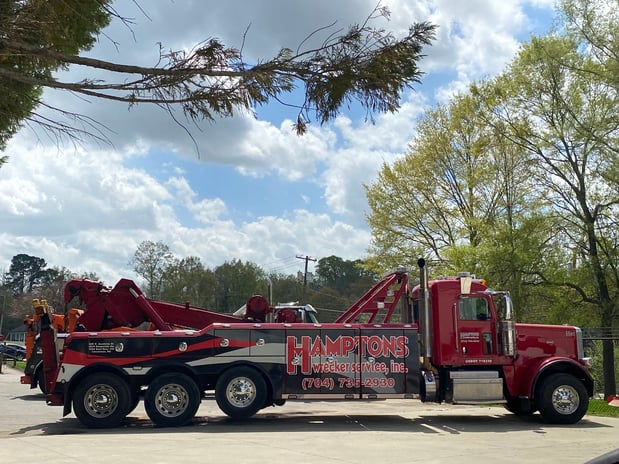 Images Hampton's Wrecker Service LLC