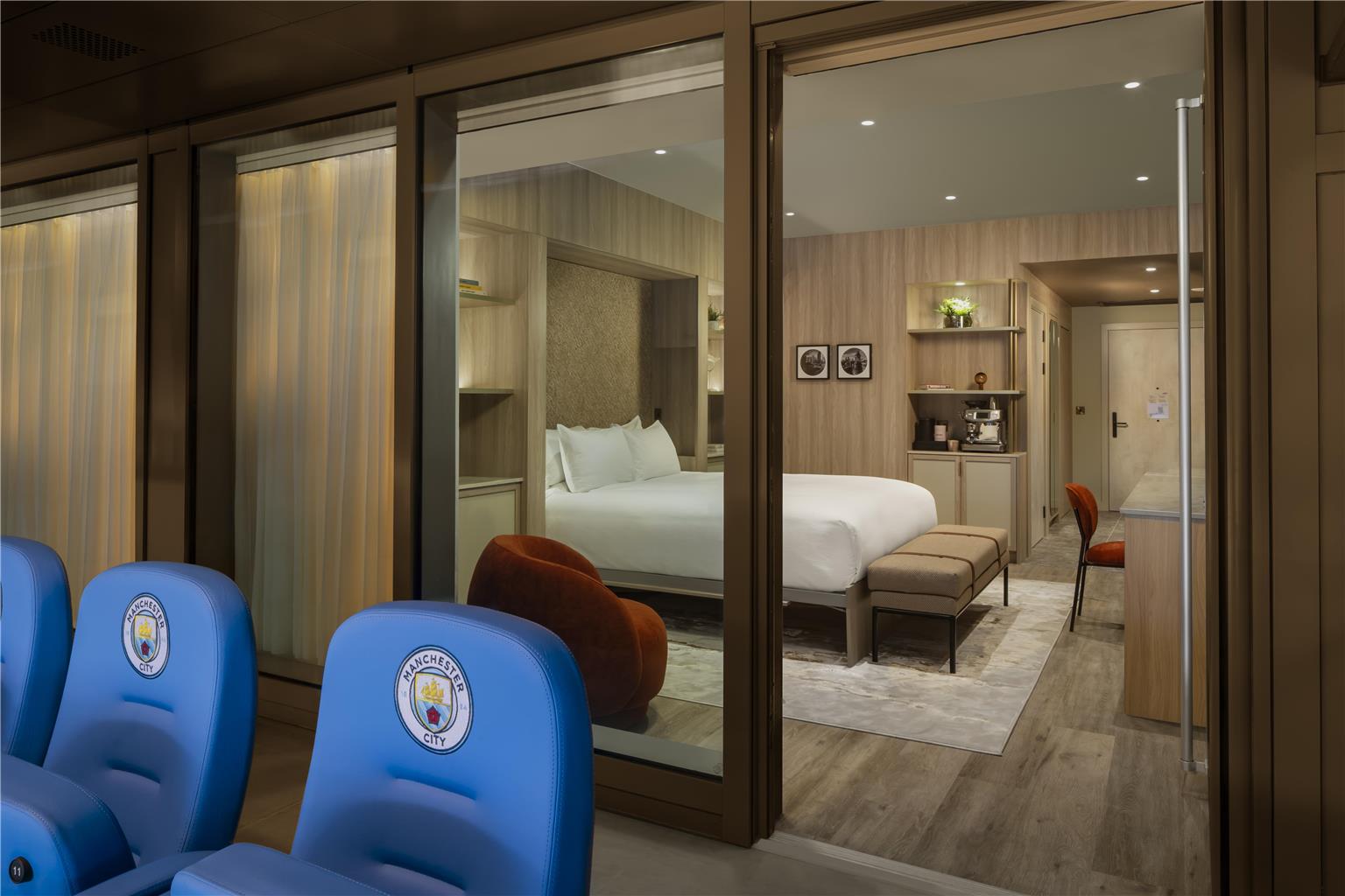 Pitch View Room