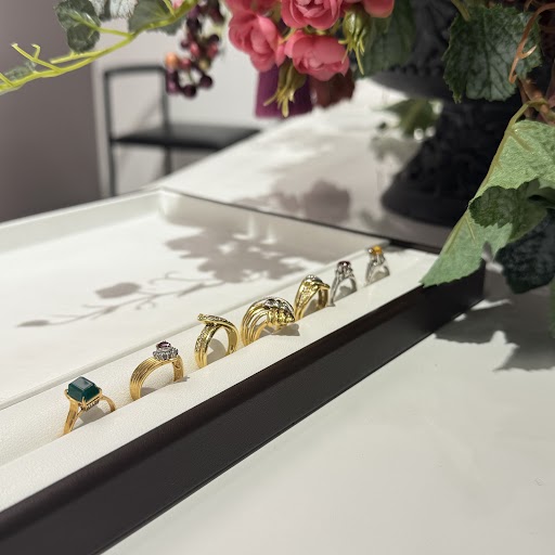 Images 買取専門店  KOMEHYO  (コメ兵)  広島三越