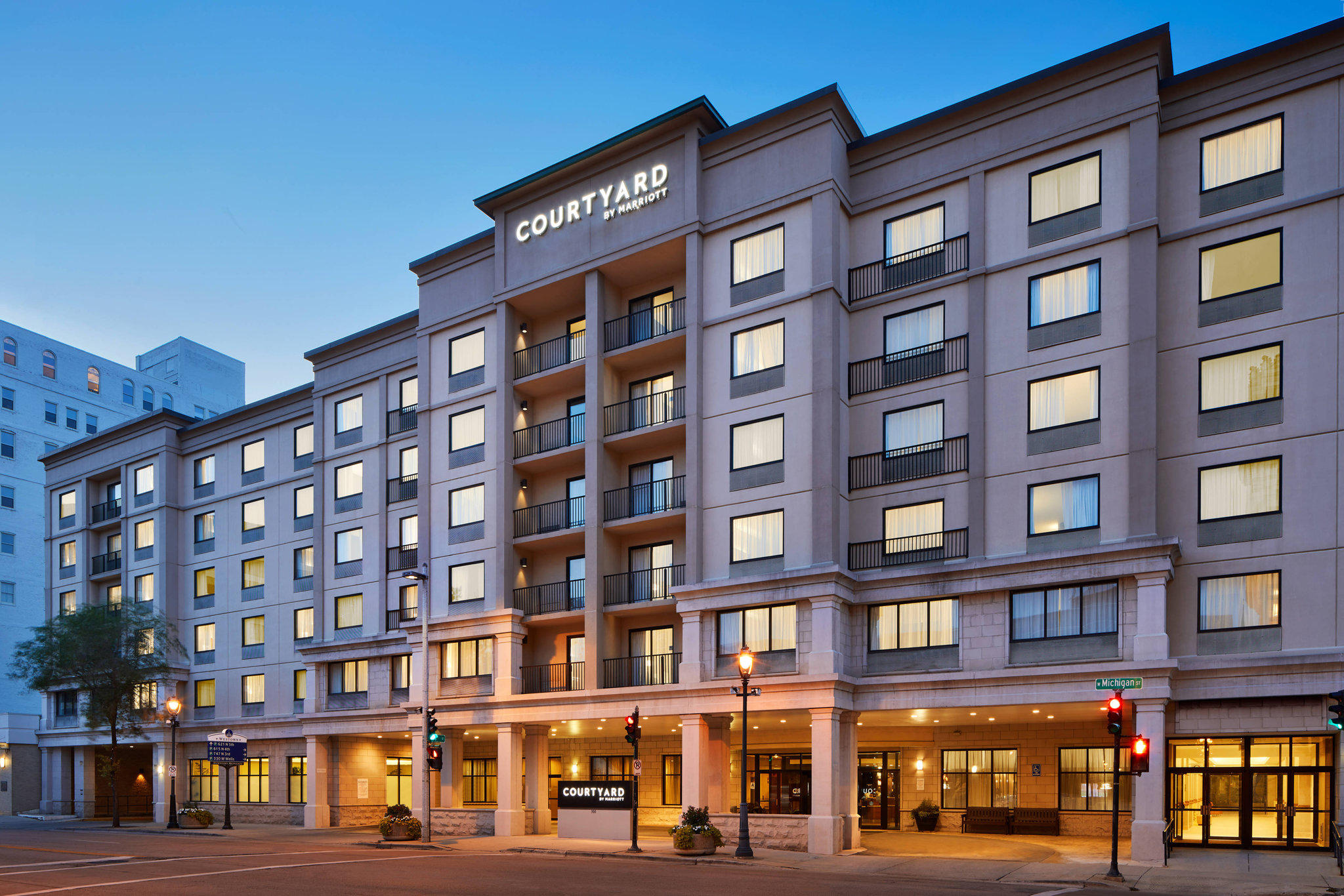 Courtyard Marriott Milwaukee Downtown  Milwaukee Wisconsin  WI