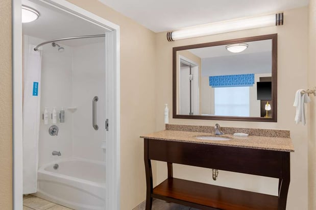 Images Hampton Inn & Suites Madison Downtown