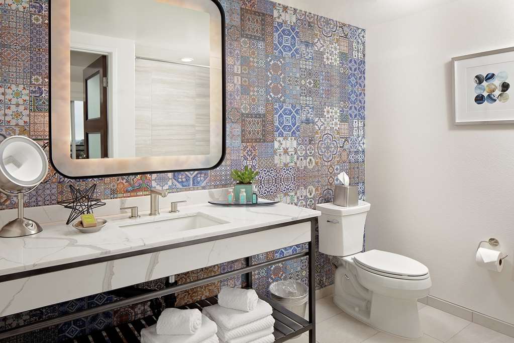 Guest room bath The Cassara Carlsbad, Tapestry Collection by Hilton Carlsbad (760)827-3232