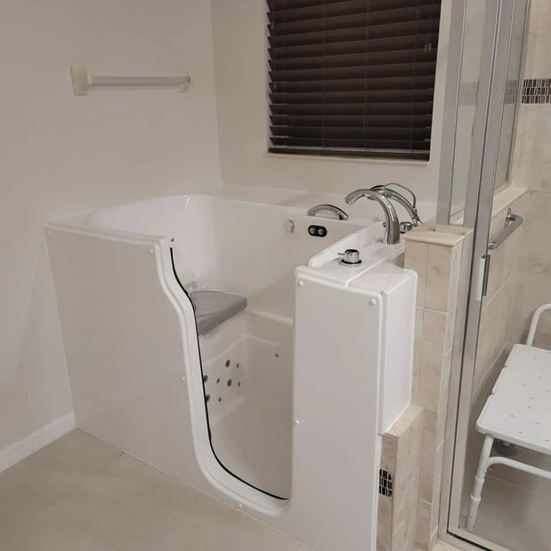 Images Truly Safe Walk-In Bath