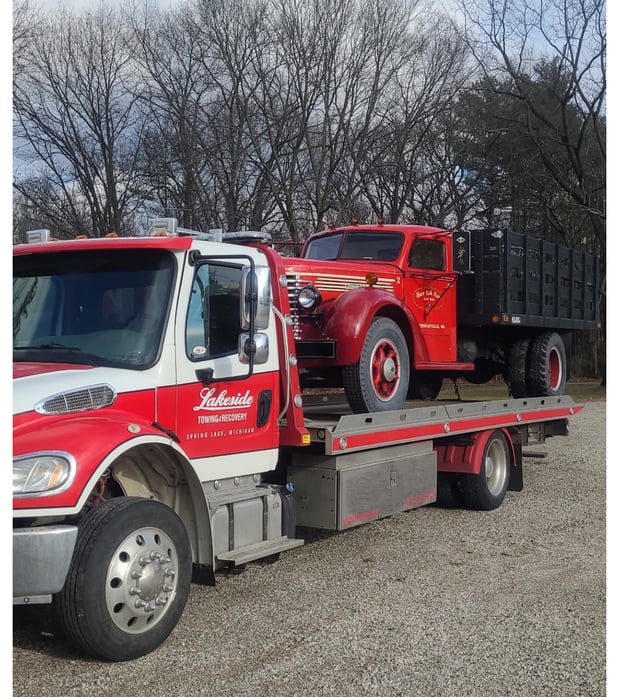 Images Lakeside Towing & Recovery