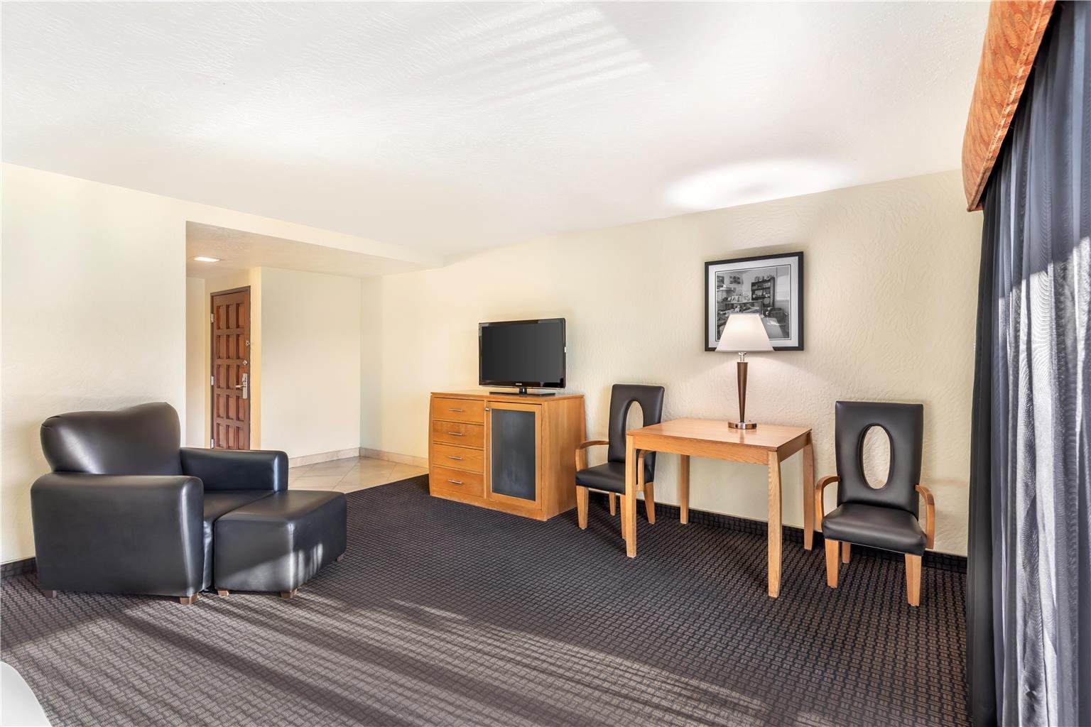 Double Queen - Lawn View Balcony