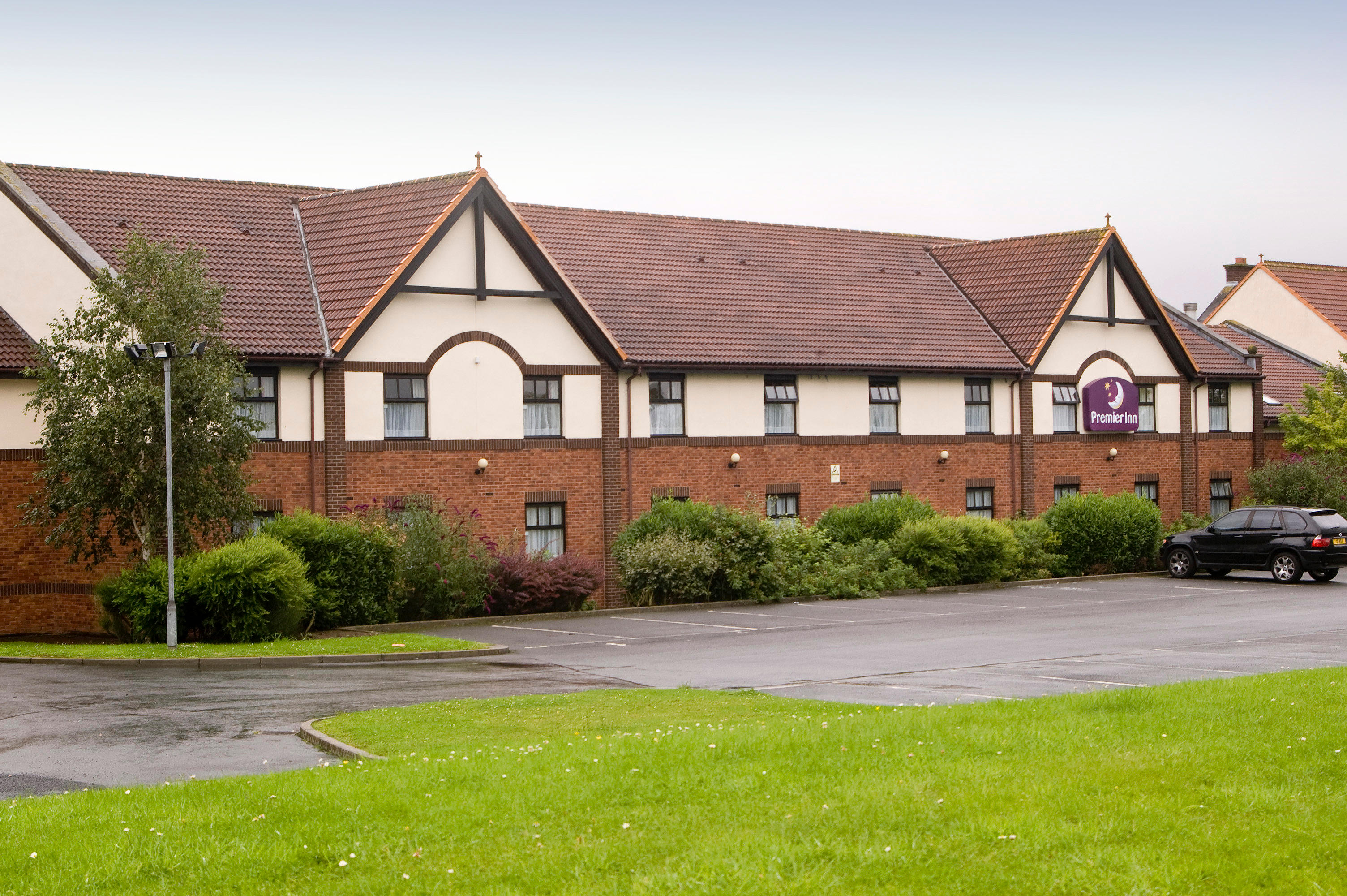 Premier Inn Glenrothes hotel exterior Premier Inn Glenrothes hotel Glenrothes 03330 031673