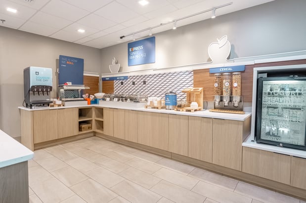 Images Holiday Inn Express & Suites Cocoa Beach by IHG
