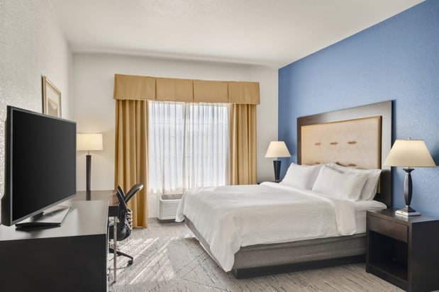 Images Holiday Inn Express & Suites New Buffalo, MI by IHG