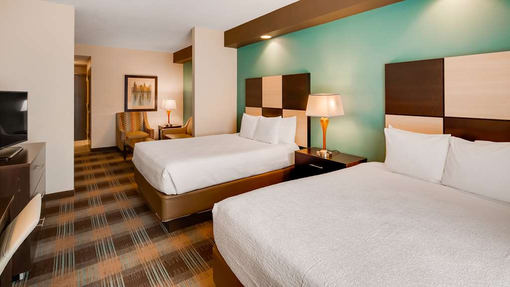 Two Queen Beds Suite