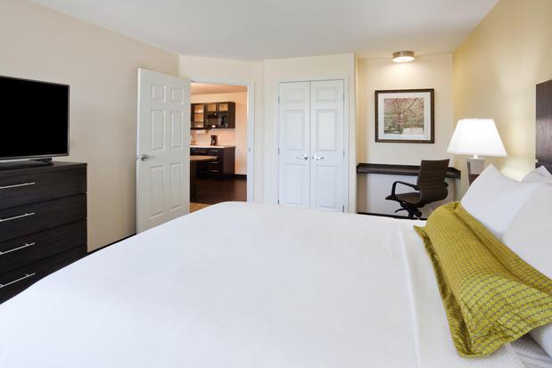Images Candlewood Suites Dickinson, an IHG Hotel