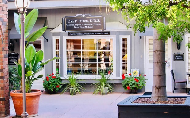 Images Dan P. Hilton, DDS