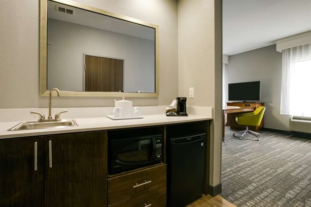 Images Hampton Inn & Suites Dallas/Ft. Worth Airport South