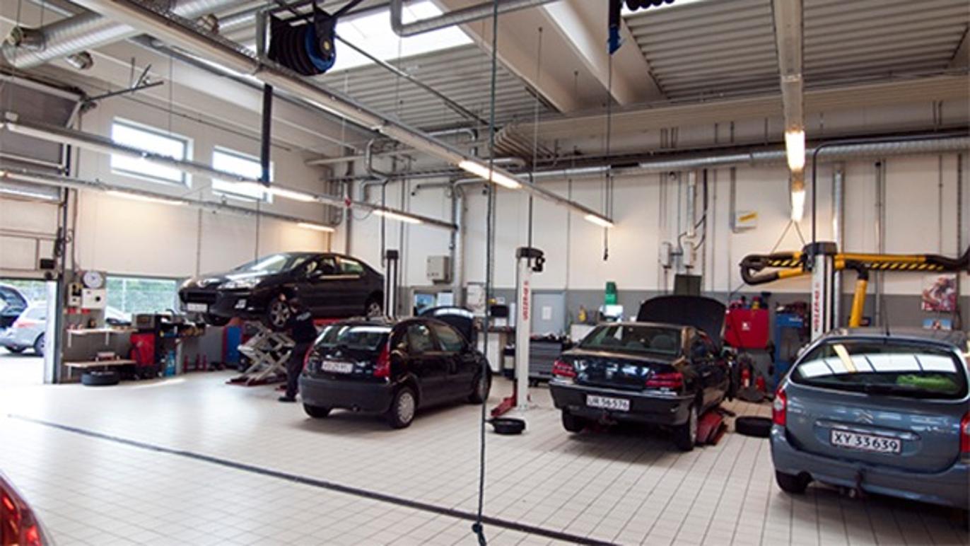 Images Franske Biler  ApS Citröen, Peugeot & Renault Værksted