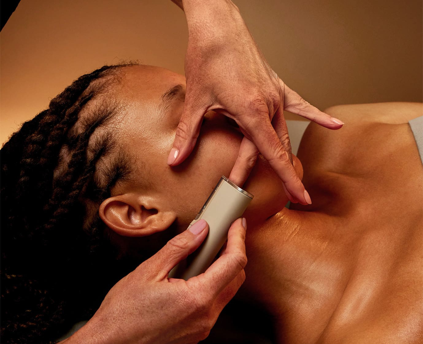 Dermaflash exfoliation treatment for Club members with professional skincare tools