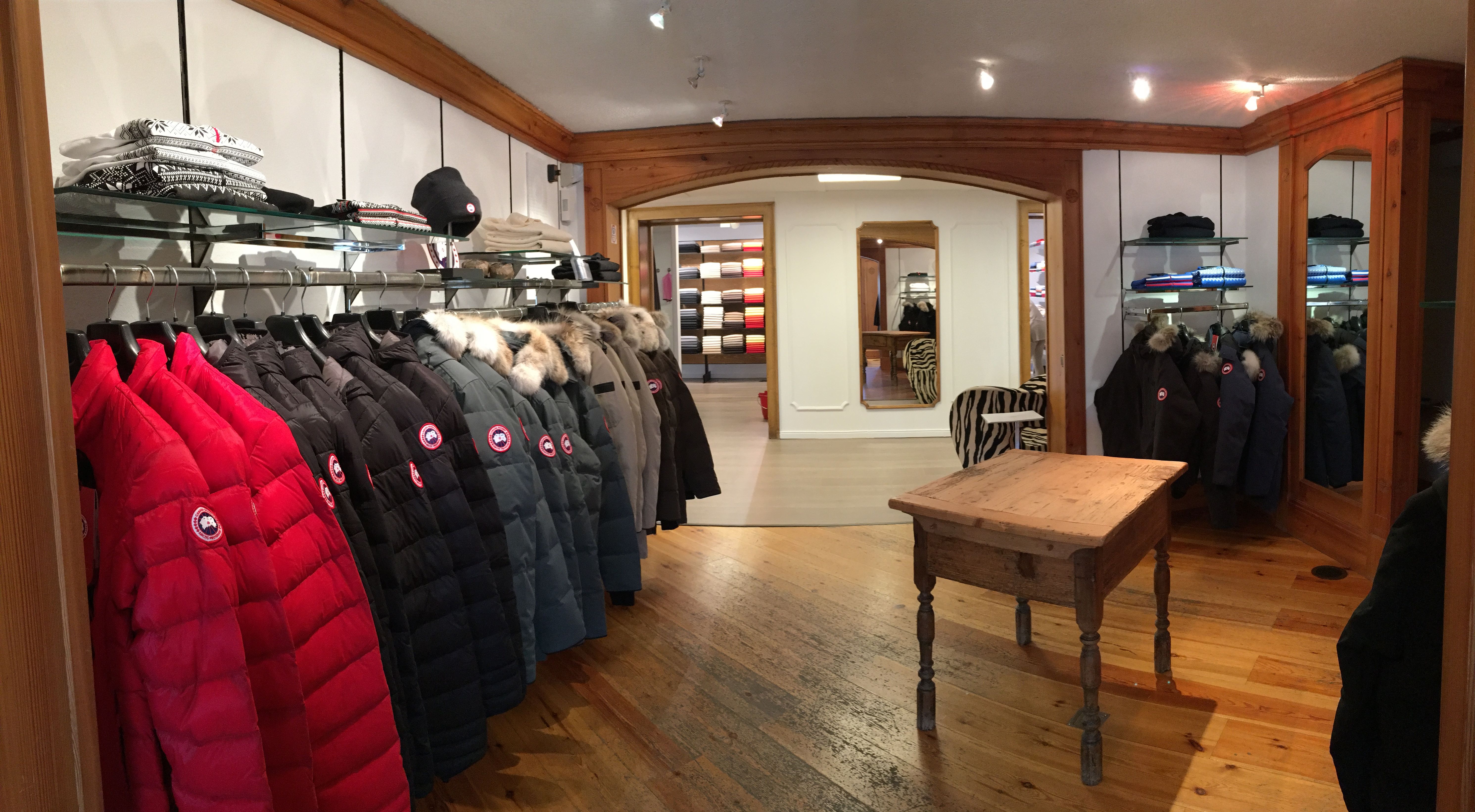 Bilder ALEX SPORTS LES BOUTIQUES SA