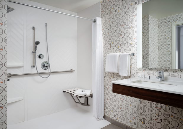Images Holiday Inn & Suites Boston-Peabody by IHG