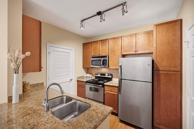 Images Camden Amber Oaks Apartments