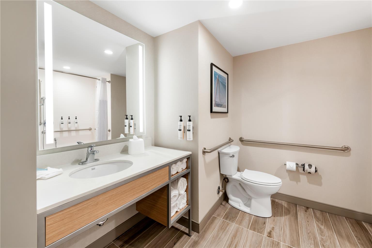 Guest room bath