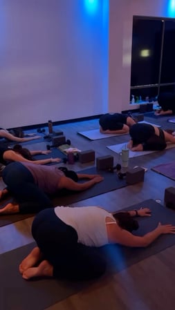 Images YogaSix Nokomis