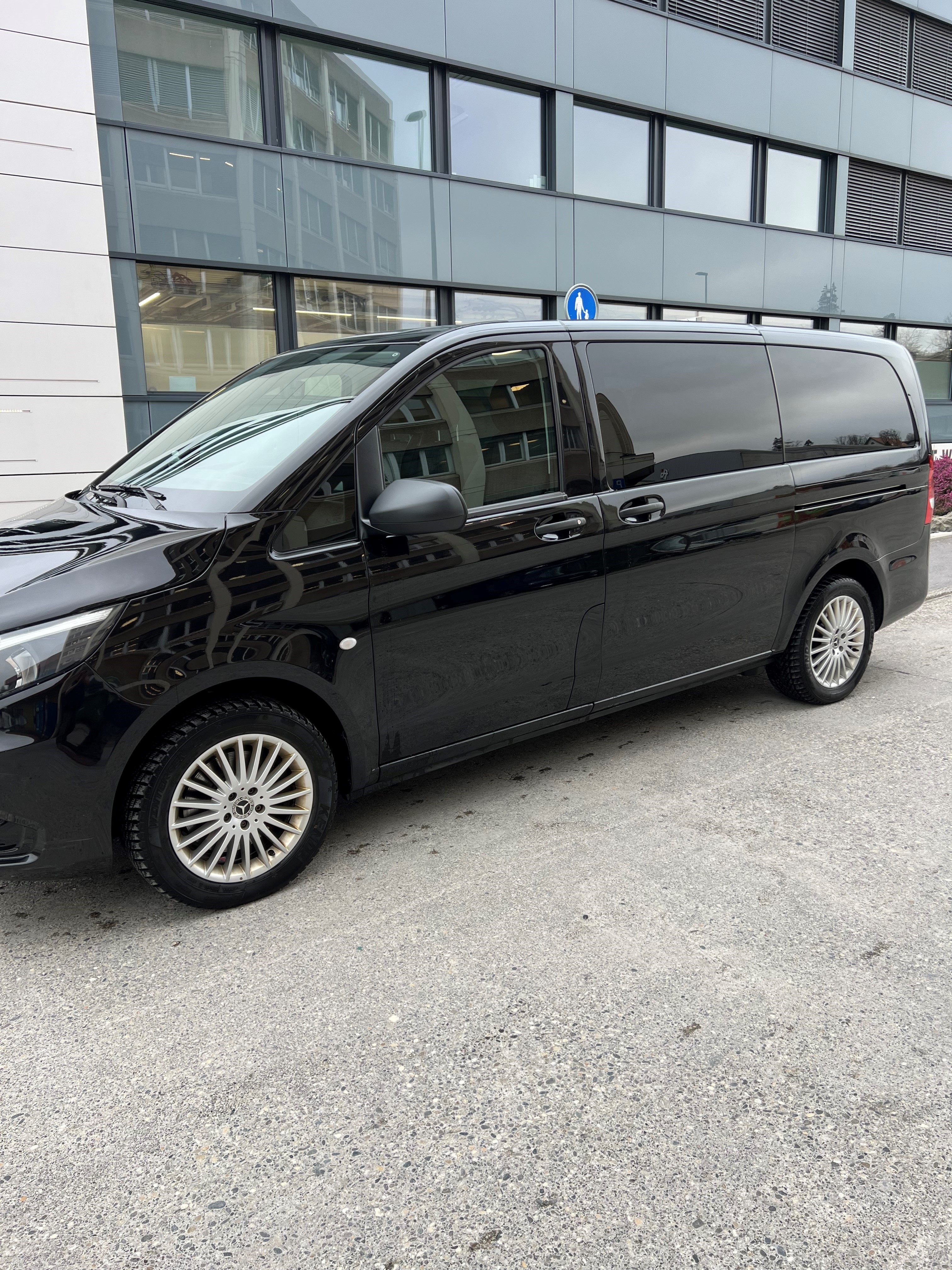 Bilder Karibu Transfert Sàrl