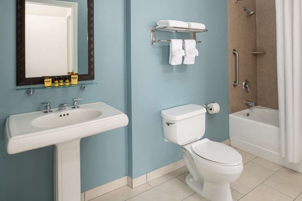 Images Best Western Plus All Suites Inn