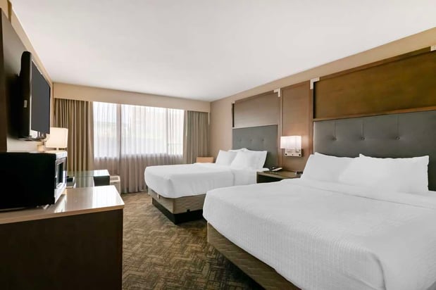Images Best Western Plus Kansas City Sports Complex Hotel