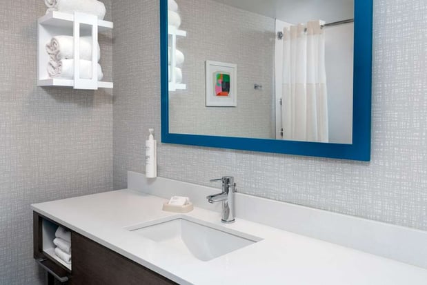 Images Hampton Inn Hartford/Airport