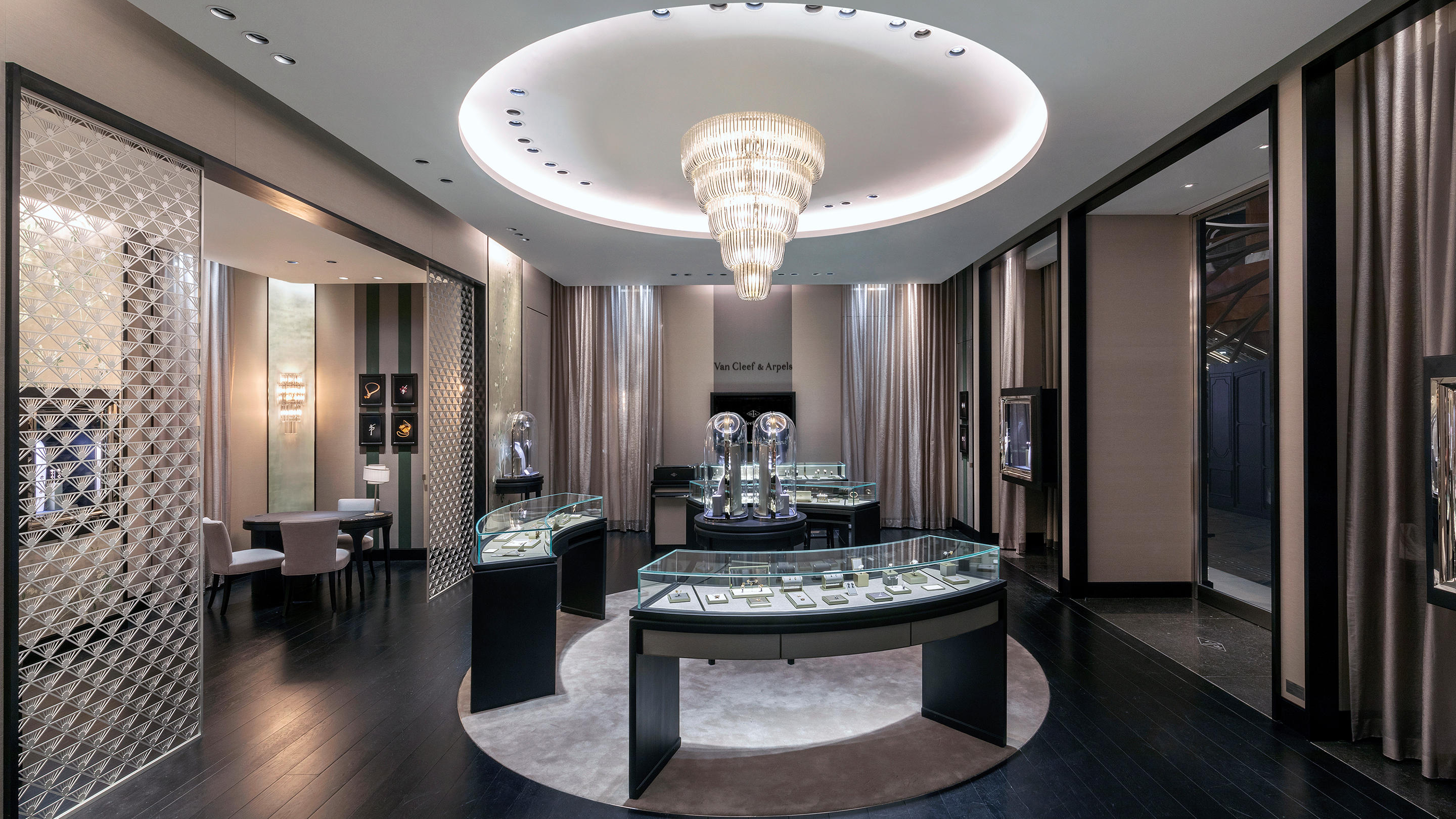 Images Van Cleef & Arpels (Hong Kong - K11 Musea)