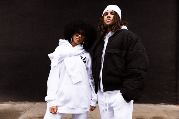 Images MILKWHITE APPAREL