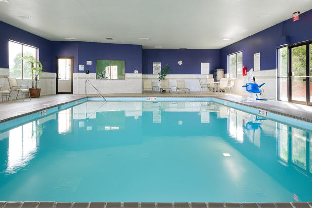 Images Holiday Inn Express Louisville Northeast by IHG