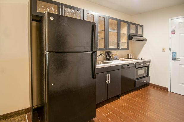 Images Candlewood Suites Baton Rouge - College Drive by IHG