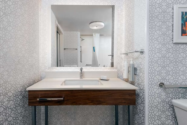 Images Hampton Inn & Suites Charlottesville-At The University