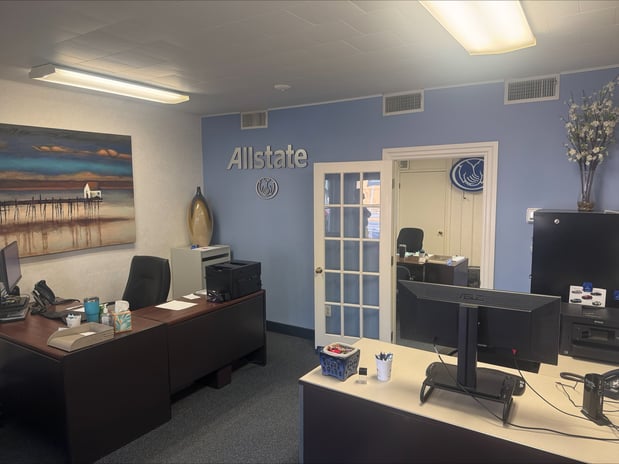 Images Tyler Brown: Allstate Insurance