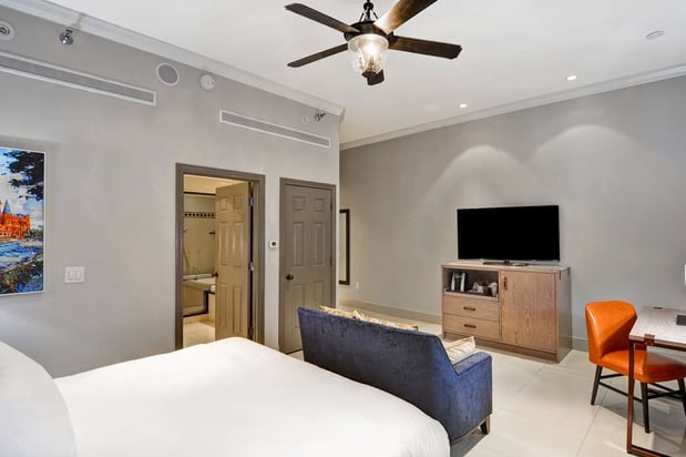 Images The Cincinnatian Hotel, Curio Collection by Hilton