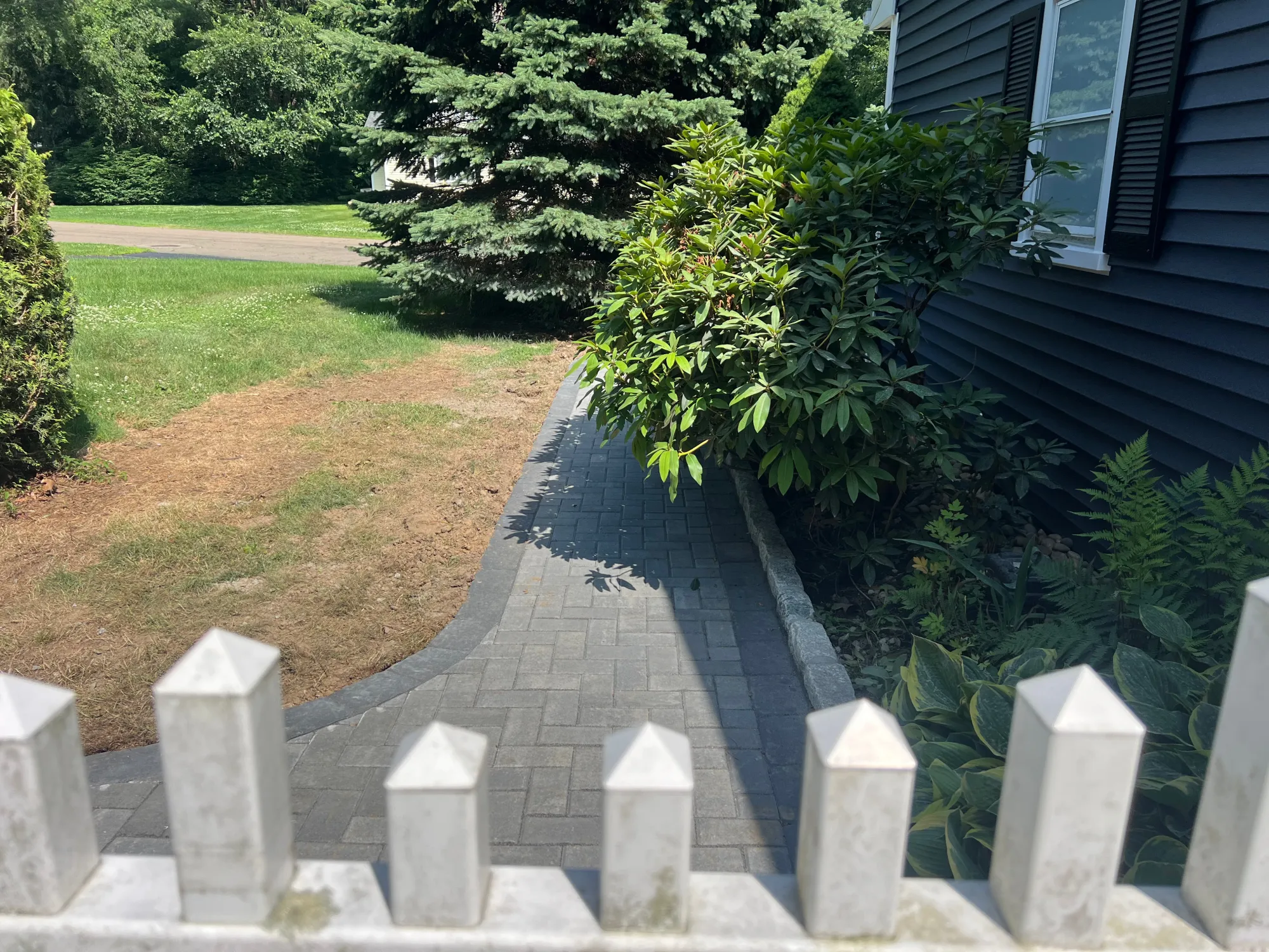 Paver patio levels and steps in Trumbull CT - Multi-Layered Paver Patio, Trumbull project by General Masonry LLC.