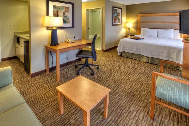 Images Hampton Inn & Suites Kalamazoo-Oshtemo