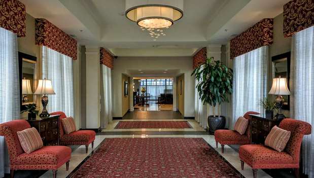 Images Best Western Plus Plaza Hotel & Conference Center