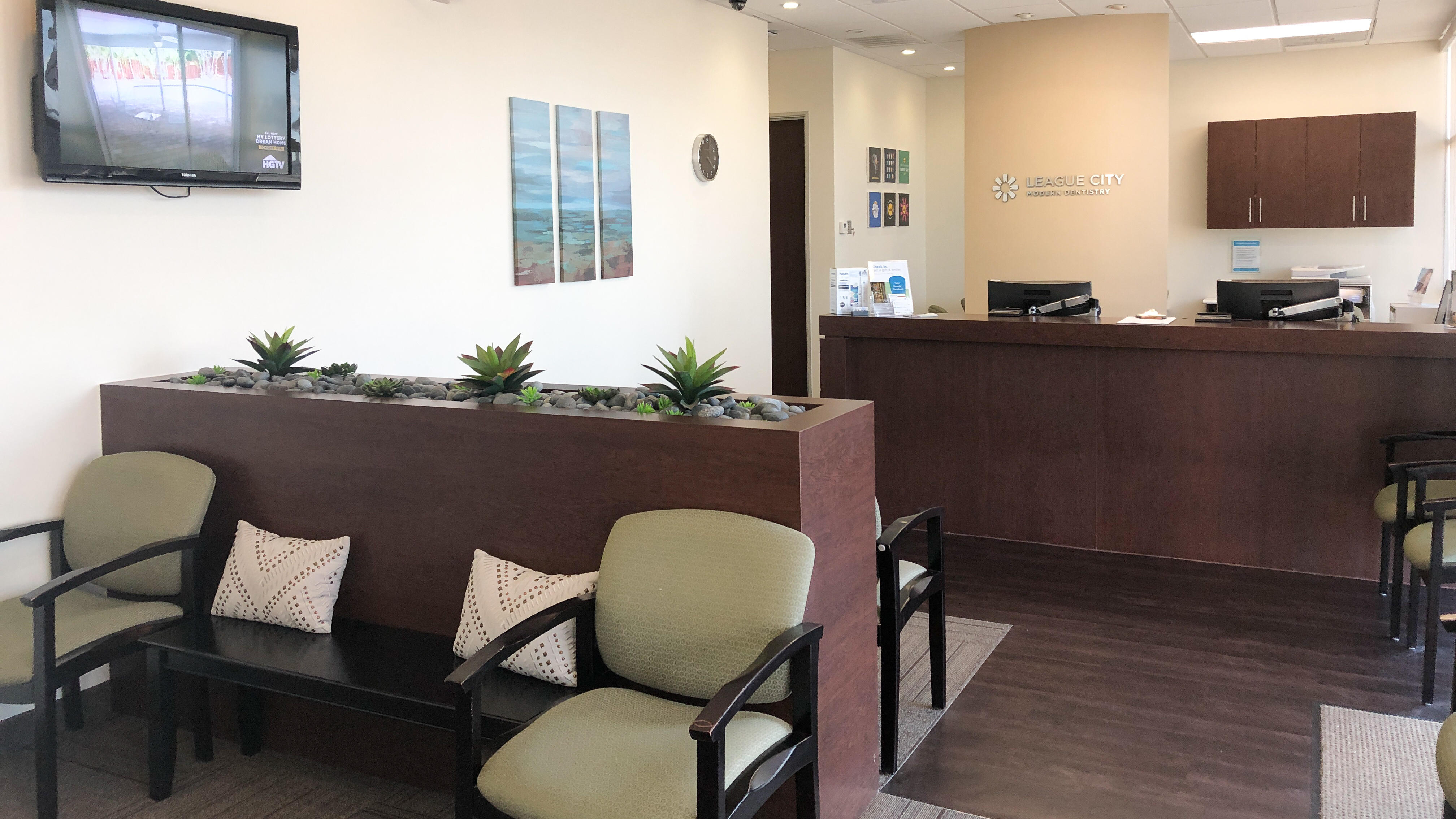 League City Modern Dentistry and Orthodontics opened its doors to the Dickinson community in October 2012!
